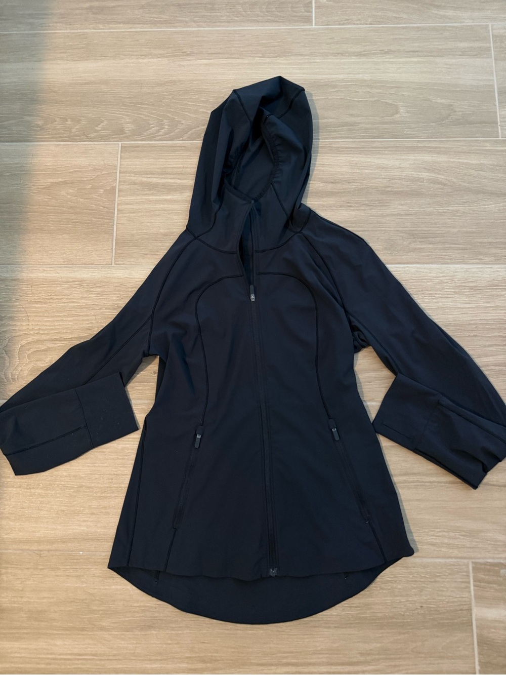 Lululemon Mist Over Windbreaker in Black